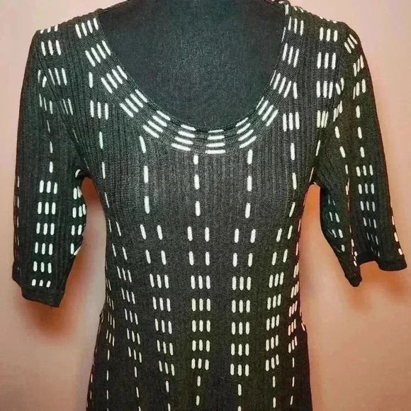 Gabby Skye Sweater Dress BLACK AND WHITE Short Sleeve Knee Length Size L - Picture 2 of 9